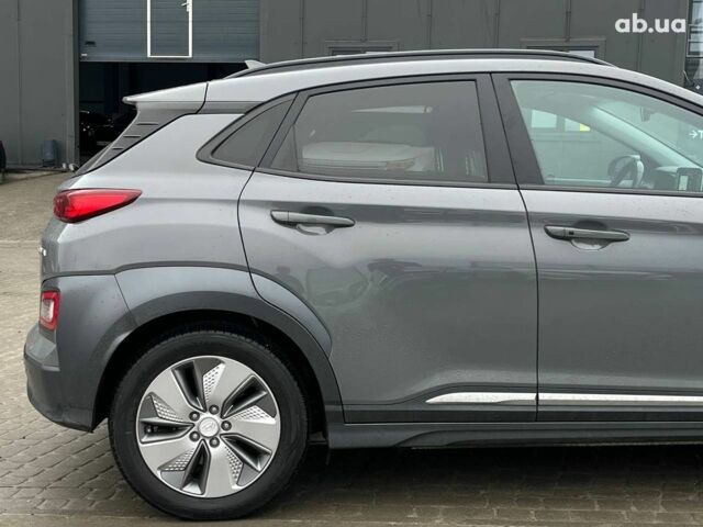 Серый Хендай Kona, объемом двигателя 0 л и пробегом 101 тыс. км за 16990 $, фото 36 на Automoto.ua