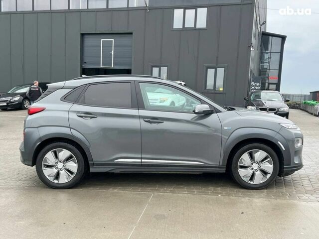 Серый Хендай Kona, объемом двигателя 0 л и пробегом 101 тыс. км за 16990 $, фото 37 на Automoto.ua