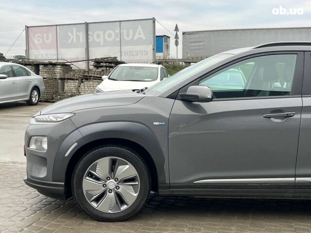 Серый Хендай Kona, объемом двигателя 0 л и пробегом 101 тыс. км за 16990 $, фото 45 на Automoto.ua