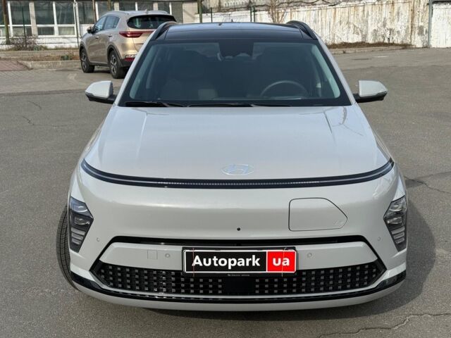 Сірий Хендай Kona, об'ємом двигуна 0 л та пробігом 4 тис. км за 36990 $, фото 1 на Automoto.ua