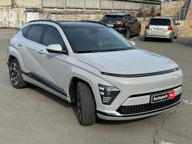 Серый Хендай Kona, объемом двигателя 0 л и пробегом 4 тыс. км за 36990 $, фото 2 на Automoto.ua