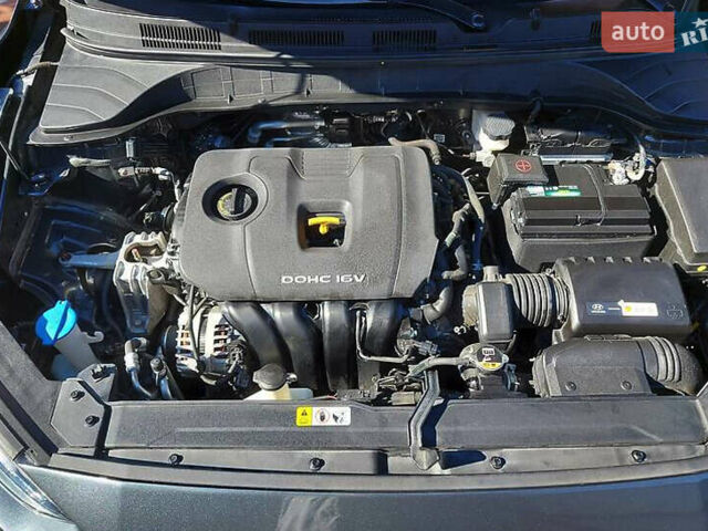 Сірий Хендай Kona, об'ємом двигуна 2 л та пробігом 79 тис. км за 13300 $, фото 7 на Automoto.ua