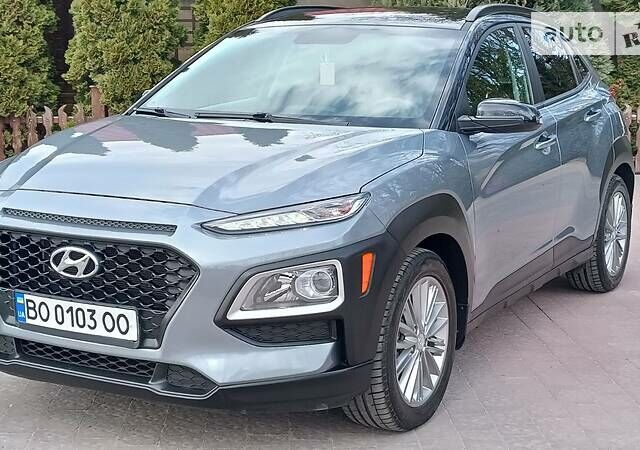 Серый Хендай Kona, объемом двигателя 2 л и пробегом 42 тыс. км за 16850 $, фото 2 на Automoto.ua