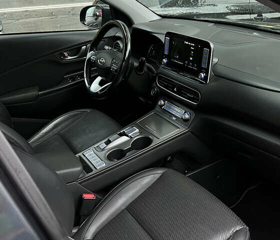 Сірий Хендай Kona, об'ємом двигуна 0 л та пробігом 113 тис. км за 17000 $, фото 31 на Automoto.ua