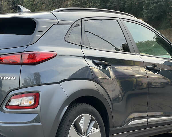 Сірий Хендай Kona, об'ємом двигуна 0 л та пробігом 113 тис. км за 17000 $, фото 2 на Automoto.ua