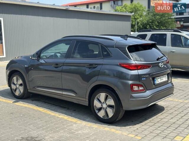 Серый Хендай Kona, объемом двигателя 0 л и пробегом 82 тыс. км за 22000 $, фото 9 на Automoto.ua