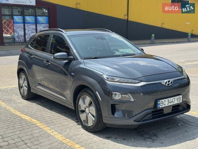 Серый Хендай Kona, объемом двигателя 0 л и пробегом 82 тыс. км за 22000 $, фото 2 на Automoto.ua