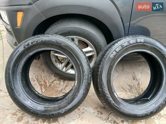 Серый Хендай Kona, объемом двигателя 2 л и пробегом 20 тыс. км за 16000 $, фото 3 на Automoto.ua