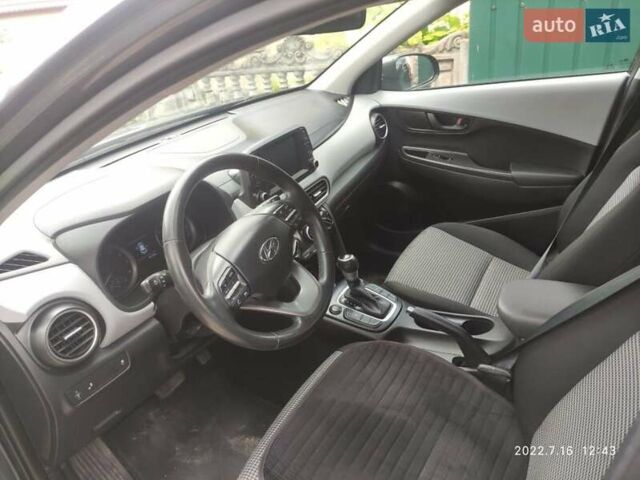 Сірий Хендай Kona, об'ємом двигуна 2 л та пробігом 86 тис. км за 15800 $, фото 11 на Automoto.ua