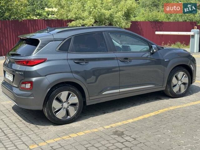 Серый Хендай Kona, объемом двигателя 0 л и пробегом 82 тыс. км за 22000 $, фото 4 на Automoto.ua