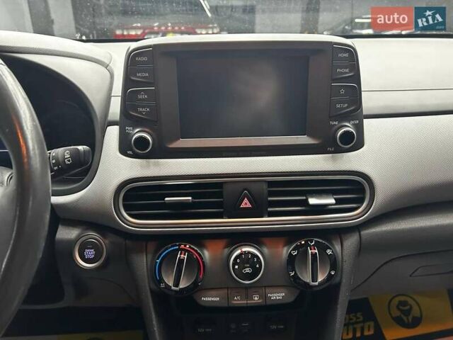 Сірий Хендай Kona, об'ємом двигуна 2 л та пробігом 55 тис. км за 15800 $, фото 17 на Automoto.ua