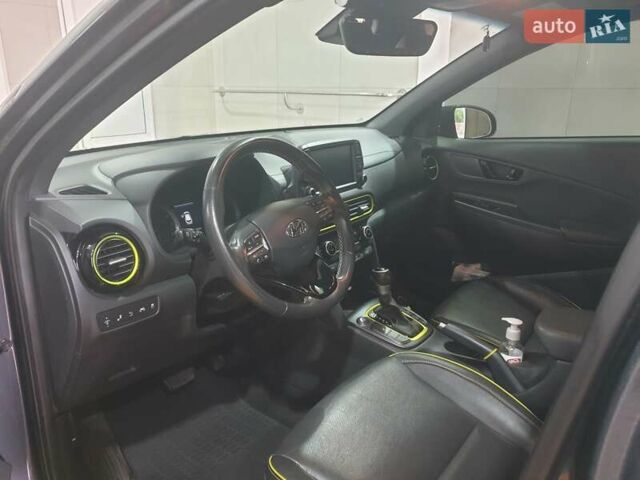 Серый Хендай Kona, объемом двигателя 1.59 л и пробегом 70 тыс. км за 18700 $, фото 11 на Automoto.ua
