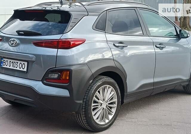 Серый Хендай Kona, объемом двигателя 2 л и пробегом 42 тыс. км за 16850 $, фото 5 на Automoto.ua