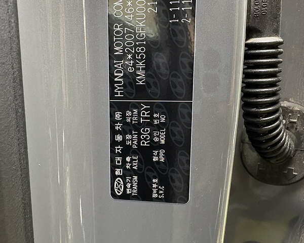 Сірий Хендай Kona, об'ємом двигуна 0 л та пробігом 114 тис. км за 17000 $, фото 4 на Automoto.ua