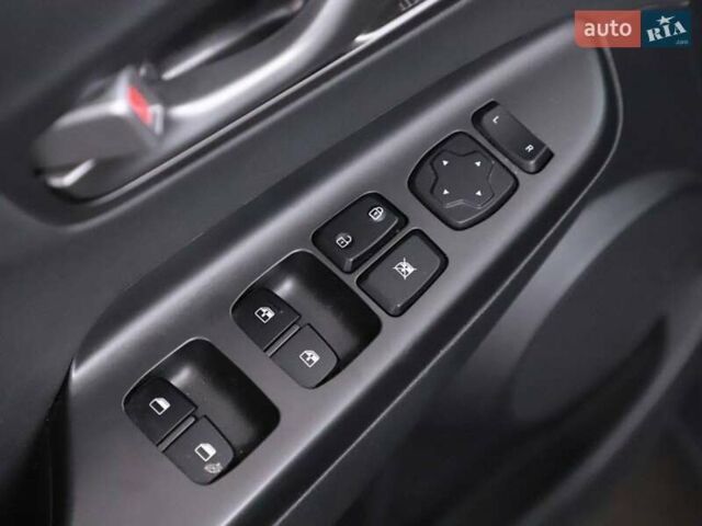 Серый Хендай Kona, объемом двигателя 0 л и пробегом 120 тыс. км за 16500 $, фото 18 на Automoto.ua