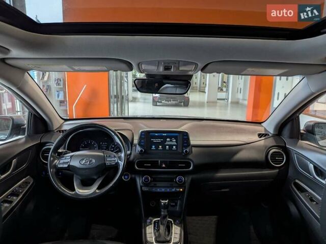 Сірий Хендай Kona, об'ємом двигуна 1.59 л та пробігом 75 тис. км за 15500 $, фото 29 на Automoto.ua