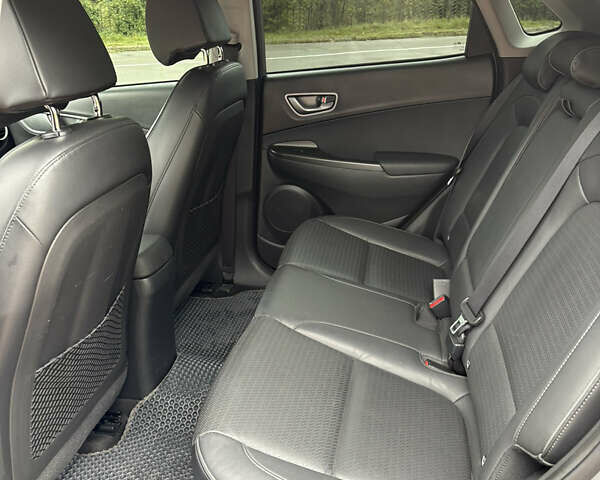 Сірий Хендай Kona, об'ємом двигуна 0 л та пробігом 114 тис. км за 17000 $, фото 41 на Automoto.ua