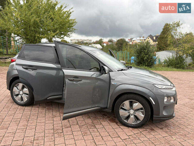 Сірий Хендай Kona, об'ємом двигуна 0 л та пробігом 114 тис. км за 17000 $, фото 38 на Automoto.ua