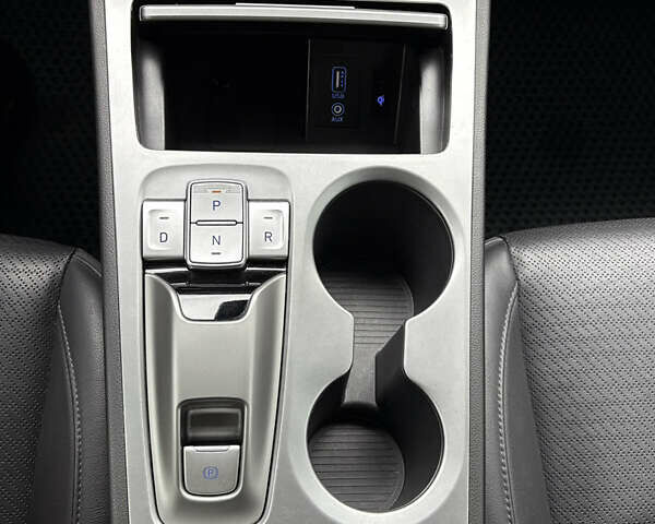 Сірий Хендай Kona, об'ємом двигуна 0 л та пробігом 114 тис. км за 17000 $, фото 12 на Automoto.ua