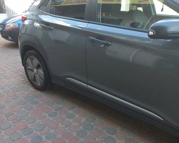 Сірий Хендай Kona, об'ємом двигуна 0 л та пробігом 115 тис. км за 17300 $, фото 8 на Automoto.ua