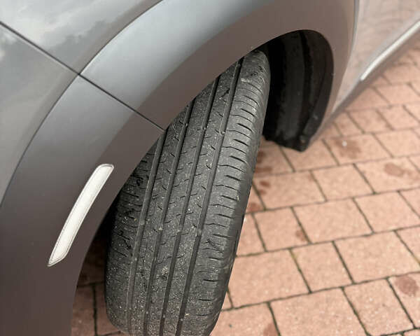 Сірий Хендай Kona, об'ємом двигуна 0 л та пробігом 114 тис. км за 17000 $, фото 17 на Automoto.ua