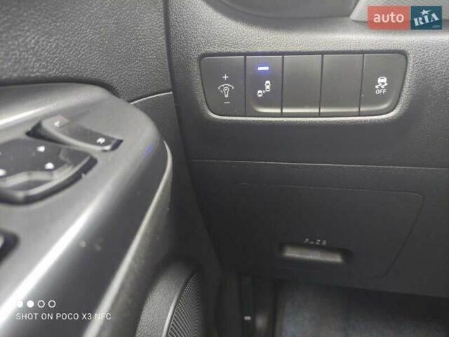 Сірий Хендай Kona, об'ємом двигуна 2 л та пробігом 86 тис. км за 15800 $, фото 5 на Automoto.ua