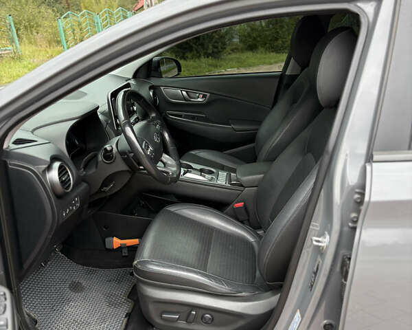 Сірий Хендай Kona, об'ємом двигуна 0 л та пробігом 114 тис. км за 17000 $, фото 13 на Automoto.ua