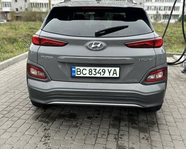 Серый Хендай Kona, объемом двигателя 0 л и пробегом 120 тыс. км за 16500 $, фото 10 на Automoto.ua