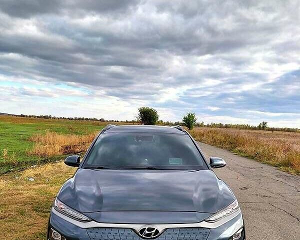 Сірий Хендай Kona, об'ємом двигуна 0 л та пробігом 109 тис. км за 17500 $, фото 6 на Automoto.ua