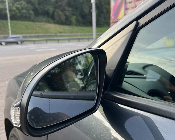 Сірий Хендай Kona, об'ємом двигуна 0 л та пробігом 113 тис. км за 17000 $, фото 4 на Automoto.ua