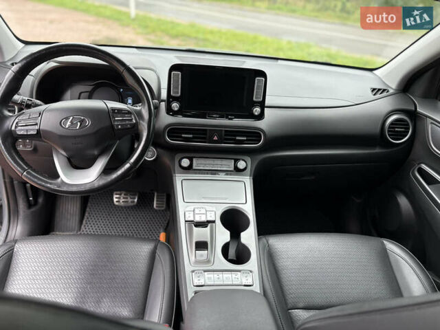 Сірий Хендай Kona, об'ємом двигуна 0 л та пробігом 114 тис. км за 17000 $, фото 35 на Automoto.ua