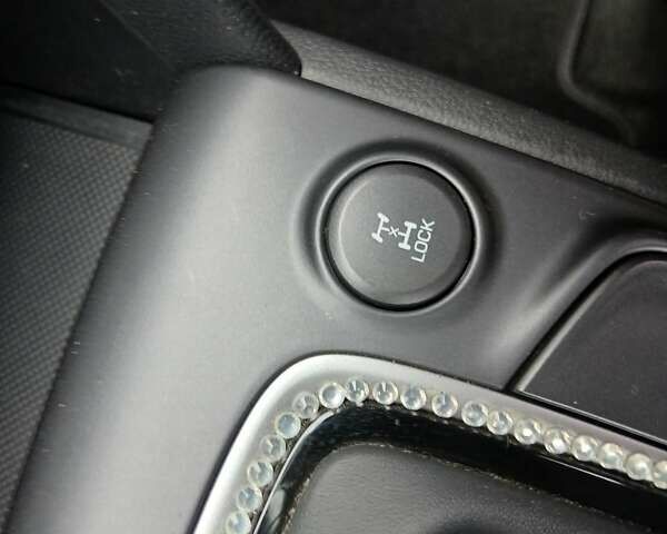 Серый Хендай Kona, объемом двигателя 2 л и пробегом 20 тыс. км за 16000 $, фото 11 на Automoto.ua