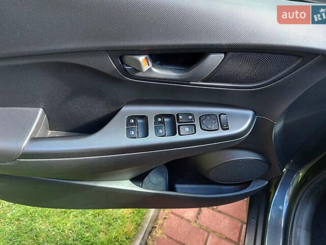 Сірий Хендай Kona, об'ємом двигуна 2 л та пробігом 79 тис. км за 13300 $, фото 13 на Automoto.ua