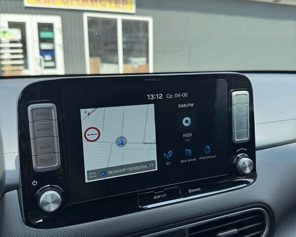 Серый Хендай Kona, объемом двигателя 0 л и пробегом 82 тыс. км за 22000 $, фото 26 на Automoto.ua