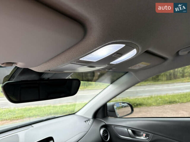 Сірий Хендай Kona, об'ємом двигуна 0 л та пробігом 114 тис. км за 17000 $, фото 22 на Automoto.ua