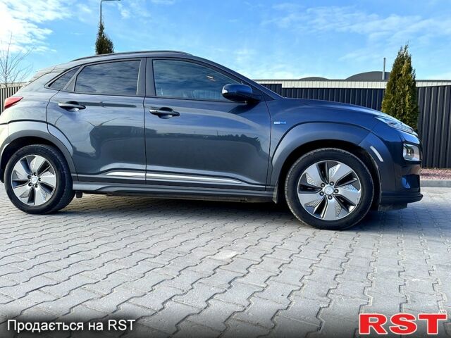 Сірий Хендай Kona, об'ємом двигуна 0.15 л та пробігом 111 тис. км за 17500 $, фото 3 на Automoto.ua