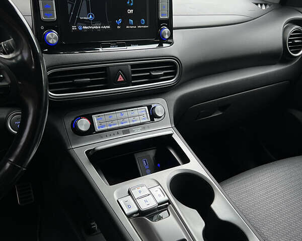 Сірий Хендай Kona, об'ємом двигуна 0 л та пробігом 113 тис. км за 17000 $, фото 24 на Automoto.ua