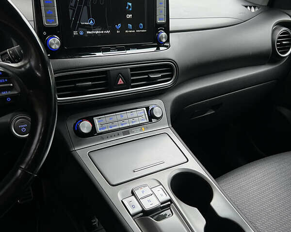 Сірий Хендай Kona, об'ємом двигуна 0 л та пробігом 113 тис. км за 17000 $, фото 23 на Automoto.ua