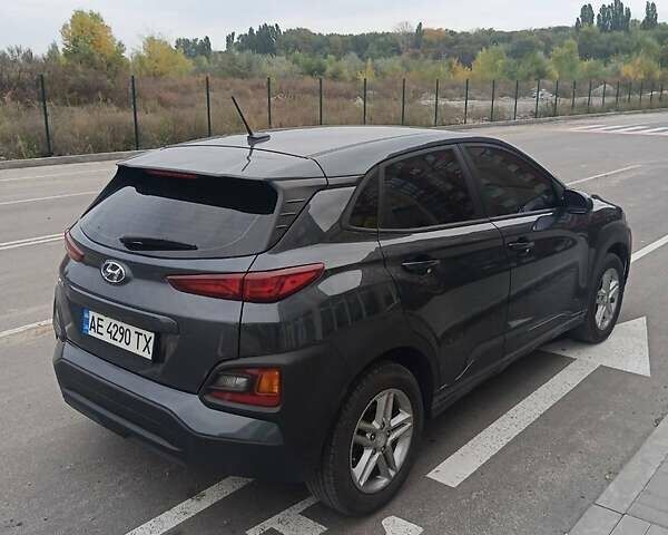 Сірий Хендай Kona, об'ємом двигуна 2 л та пробігом 91 тис. км за 14450 $, фото 4 на Automoto.ua