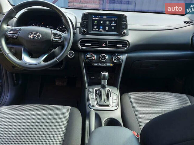 Сірий Хендай Kona, об'ємом двигуна 2 л та пробігом 79 тис. км за 13300 $, фото 9 на Automoto.ua