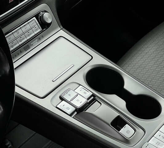 Сірий Хендай Kona, об'ємом двигуна 0 л та пробігом 113 тис. км за 17000 $, фото 40 на Automoto.ua