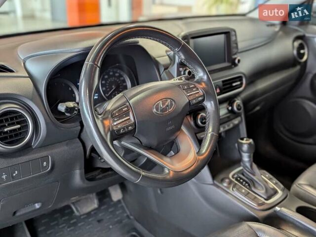 Сірий Хендай Kona, об'ємом двигуна 1.59 л та пробігом 75 тис. км за 15500 $, фото 19 на Automoto.ua