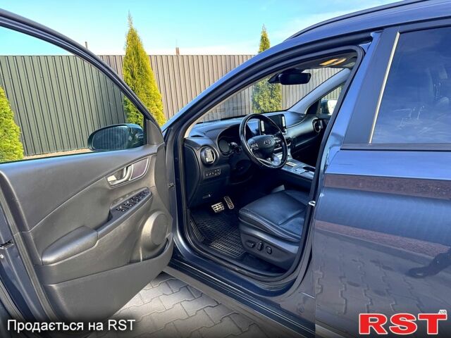 Сірий Хендай Kona, об'ємом двигуна 0.15 л та пробігом 111 тис. км за 17500 $, фото 4 на Automoto.ua