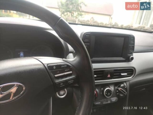 Сірий Хендай Kona, об'ємом двигуна 2 л та пробігом 86 тис. км за 15800 $, фото 14 на Automoto.ua
