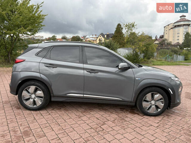 Сірий Хендай Kona, об'ємом двигуна 0 л та пробігом 114 тис. км за 17000 $, фото 33 на Automoto.ua
