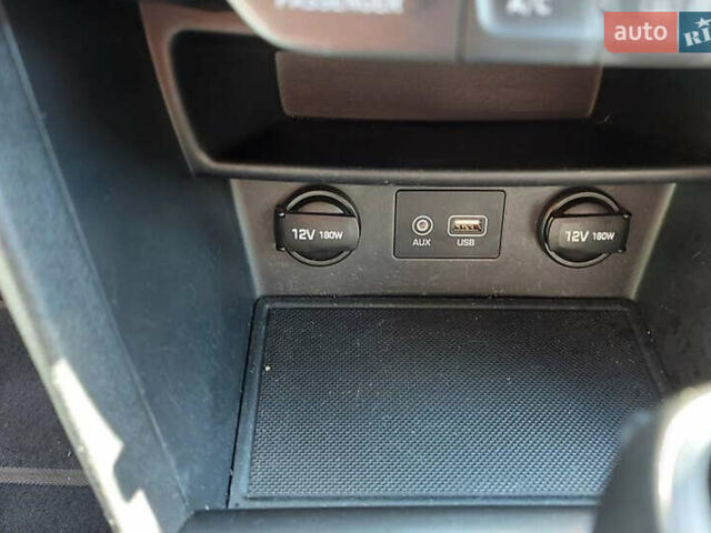 Сірий Хендай Kona, об'ємом двигуна 2 л та пробігом 79 тис. км за 13300 $, фото 16 на Automoto.ua