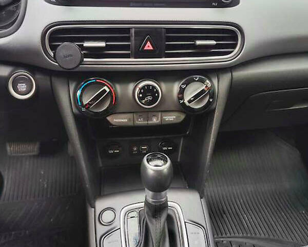 Сірий Хендай Kona, об'ємом двигуна 2 л та пробігом 90 тис. км за 16500 $, фото 8 на Automoto.ua