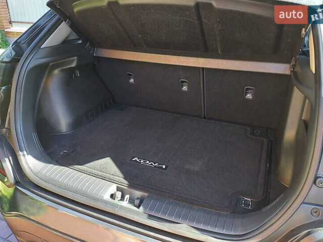 Сірий Хендай Kona, об'ємом двигуна 2 л та пробігом 79 тис. км за 13300 $, фото 8 на Automoto.ua