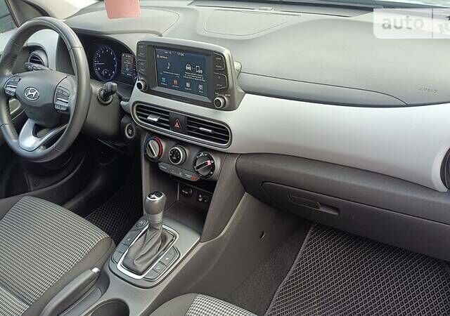 Серый Хендай Kona, объемом двигателя 2 л и пробегом 42 тыс. км за 16850 $, фото 26 на Automoto.ua