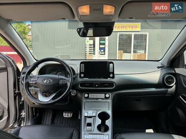 Серый Хендай Kona, объемом двигателя 0 л и пробегом 82 тыс. км за 22000 $, фото 23 на Automoto.ua